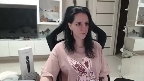 Irwi Tomboy online show from 02/08/25, 11:02