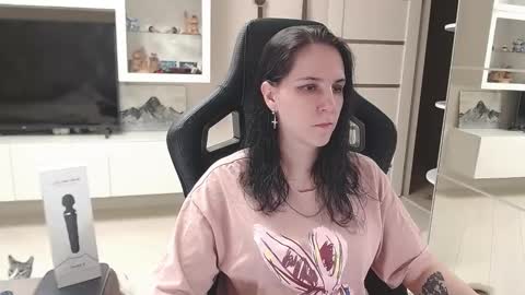 Irwi Tomboy online show from 03/06/25, 10:15