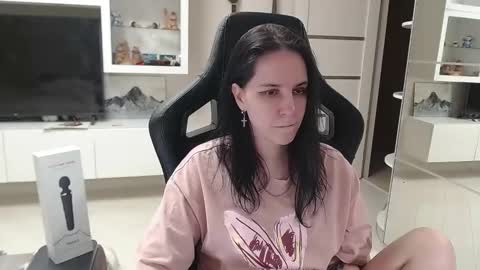 Irwi Tomboy online show from 03/07/25, 10:21