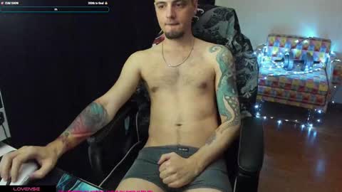 Snapshot of is_yours chatting on 03/11/25, 04:32 Joel online show from 03/11/25, 04:32