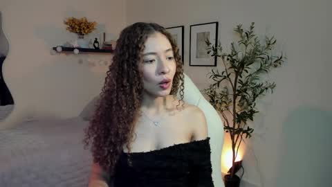 isa_____ online show from 04/05/26, 08:50