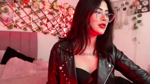 isabela online show from 10/09/25, 03:48