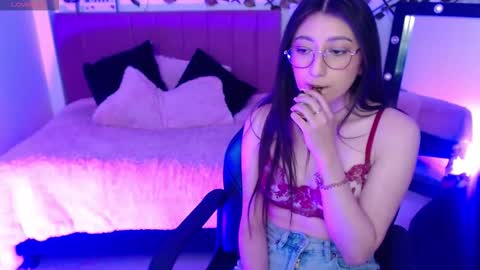 isabela online show from 10/10/25, 03:44