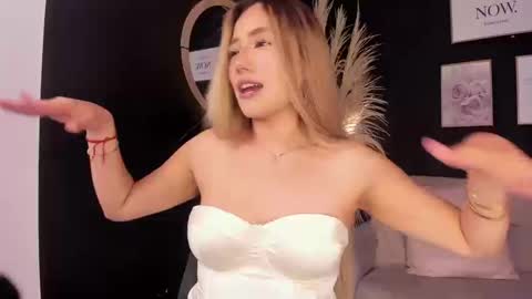 Isa Cortes  online show from 03/12/26, 02:45