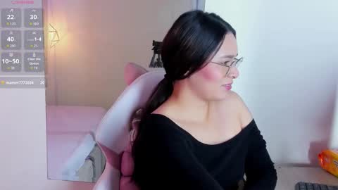 Snapshot of isa_doux chatting on 02/07/26, 02:59 Isa online show from 02/07/26, 02:59