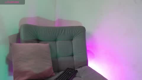 Isabella Hall online show from 02/08/26, 10:35