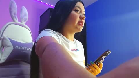 Snapshot of isa_jones1 chatting on 10/15/25, 03:06 isa_jones1 online show from 10/15/25, 03:06