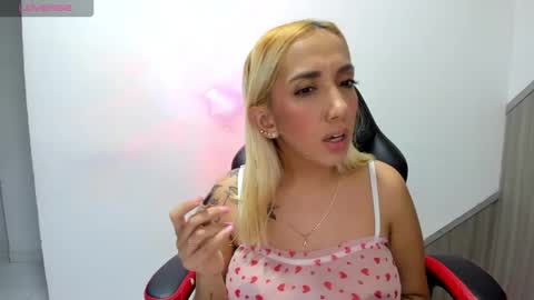 Snapshot of isa_klein chatting on 02/24/26, 06:00 isa_klein online show from 02/24/26, 06:00