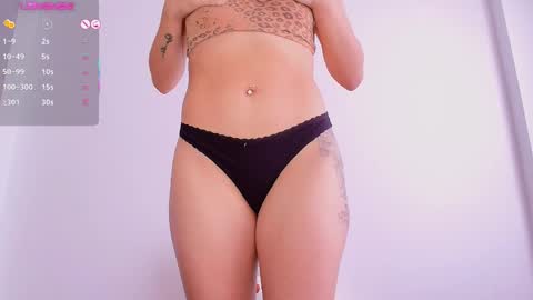 Isabella Laurentt  online show from 02/11/25, 03:08