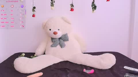 Isabella Laurentt  online show from 02/15/25, 09:37