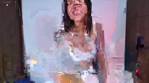 Isabella Laurentt  online show from 05/12/26, 12:30