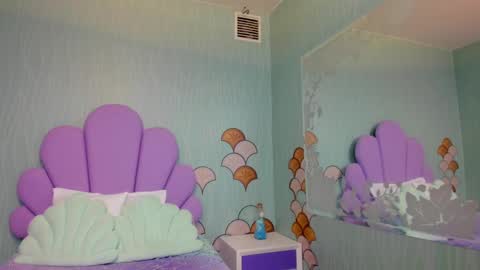    online show from 01/07/25, 02:19