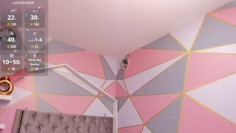    online show from 02/04/25, 09:41