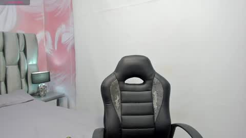    online show from 02/09/25, 02:17