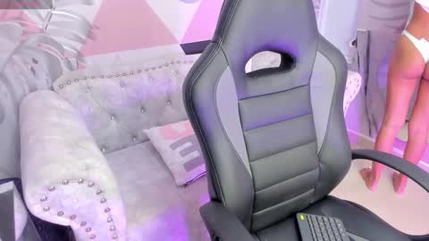    online show from 03/06/25, 10:30