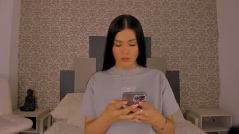 Isa  online show from 10/19/25, 01:12