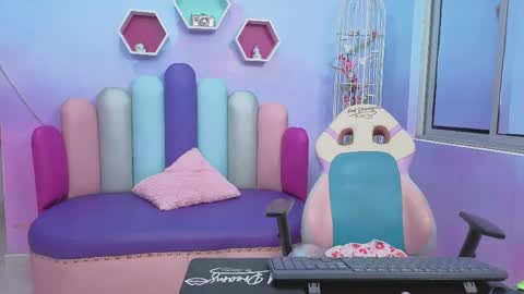 Isaa Skinny  online show from 04/16/26, 04:02