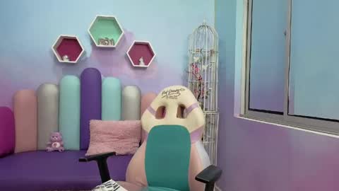 Isaa Skinny  online show from 05/28/26, 03:37
