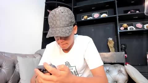 Isaac  online show from 11/23/25, 06:52