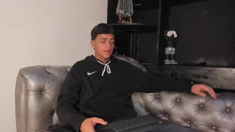 Isaac  online show from 11/29/25, 08:34