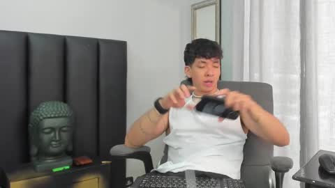 isaac_cryston online show from 02/12/25, 08:18