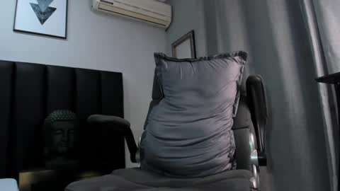 isaac_cryston online show from 03/07/25, 11:49