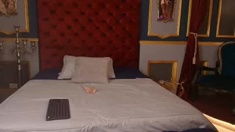 isaac_grimm online show from 12/17/25, 03:23