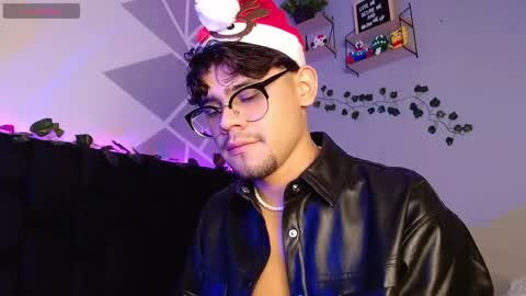 Snapshot of isaac_saenz chatting on 12/07/24, 11:12 Isaac Saenz. online show from 12/07/24, 11:12