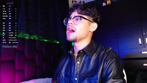 Snapshot of isaac_saenz chatting on 12/17/24, 12:23 Isaac Saenz. online show from 12/17/24, 12:23