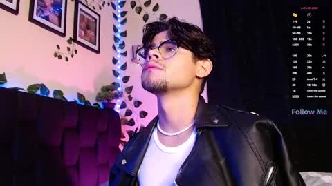 Snapshot of isaac_saenz chatting on 02/15/25, 11:14 Isaac Saenz. online show from 02/15/25, 11:14