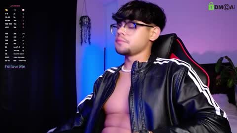 Snapshot of isaac_saenz chatting on 09/17/25, 11:28 Isaac Saenz. online show from 09/17/25, 11:28