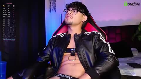 Snapshot of isaac_saenz chatting on 10/03/25, 01:35 Isaac Saenz. online show from 10/03/25, 01:35