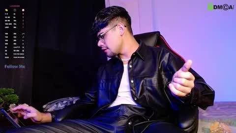 Snapshot of isaac_saenz chatting on 11/09/25, 12:31 Isaac Saenz. online show from 11/09/25, 12:31