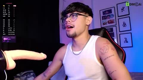 Snapshot of isaac_saenz chatting on 11/22/25, 09:25 Isaac Saenz. online show from 11/22/25, 09:25