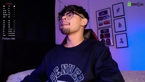 Snapshot of isaac_saenz chatting on 11/27/25, 12:13 Isaac Saenz. online show from 11/27/25, 12:13