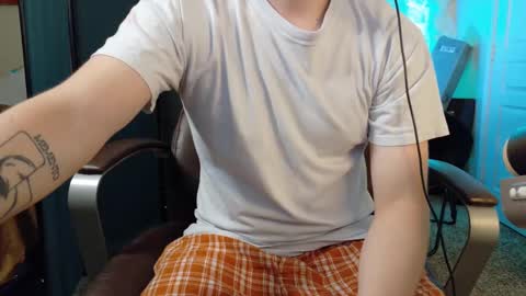 isaac online show from 10/02/25, 08:43