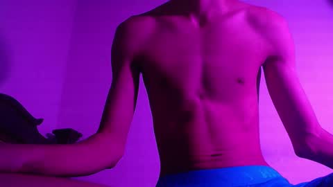 Snapshot of isaaclatino chatting on 01/13/25, 12:51 isaac online show from 01/13/25, 12:51