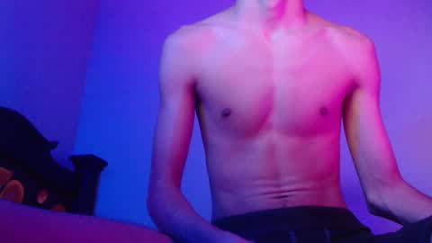 Snapshot of isaaclatino chatting on 01/26/25, 06:28 isaac online show from 01/26/25, 06:28