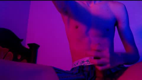 Snapshot of isaaclatino chatting on 02/22/25, 07:45 isaac online show from 02/22/25, 07:45