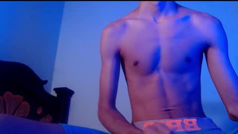 Snapshot of isaaclatino chatting on 02/25/25, 02:47 isaac online show from 02/25/25, 02:47