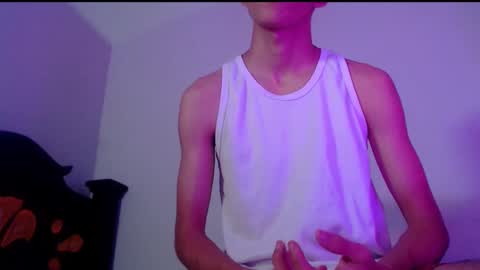 Snapshot of isaaclatino chatting on 03/04/25, 04:06 isaac online show from 03/04/25, 04:06