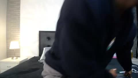 isaak_salomee online show from 06/10/26, 12:37