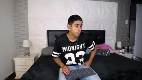 isaak_salomee online show from 06/11/26, 12:36