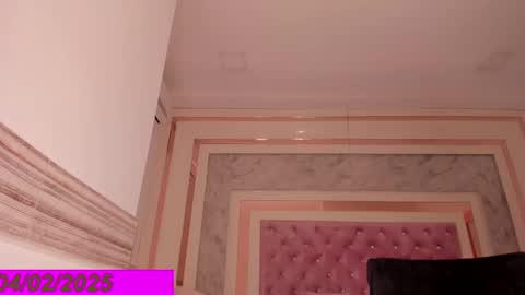 Snapshot of isabel_escorcia chatting on 02/04/25, 09:07 Isabel online show from 02/04/25, 09:07