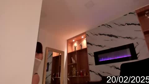 Isabel online show from 02/20/25, 05:12