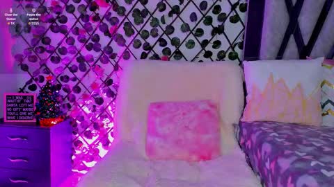 Isa online show from 12/17/25, 10:27