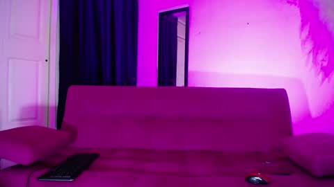 isabel online show from 03/26/26, 01:11