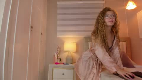 isabela__x online show from 04/17/26, 11:35