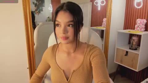 Snapshot of isabela_clark_ chatting on 02/18/26, 12:01 isabela online show from 02/18/26, 12:01