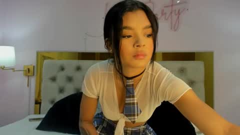 Snapshot of isabela_clark_ chatting on 02/22/26, 11:53 isabela online show from 02/22/26, 11:53